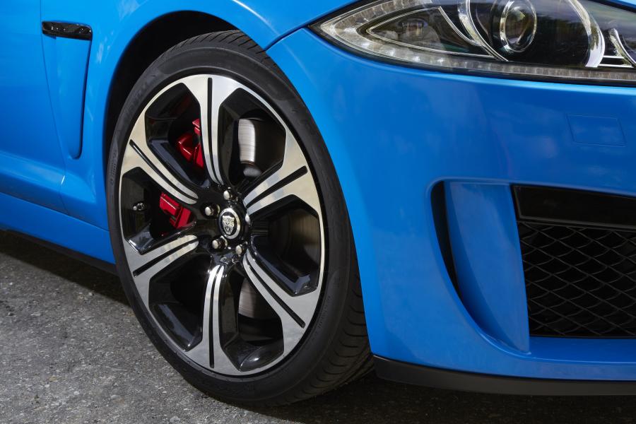  Jaguar XFR-S 2013 года  (фото 40 из 61)